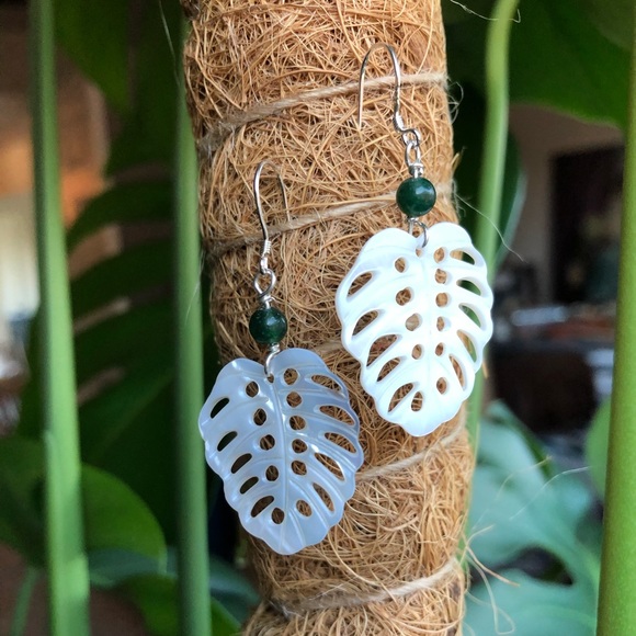 New!! Albo Monstera Mother of Pearl Sterling Earrings with Green Aventurine - Picture 3 of 4